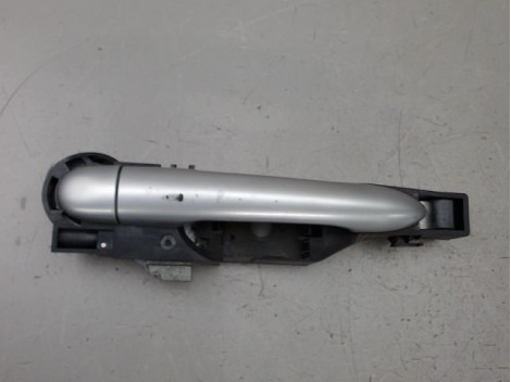 POIGNEE EXTERIEURE PORTE ARRIERE DROIT RENAULT CLIO