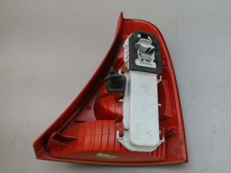 FEU ARRIERE GAUCHE  RENAULT CLIO