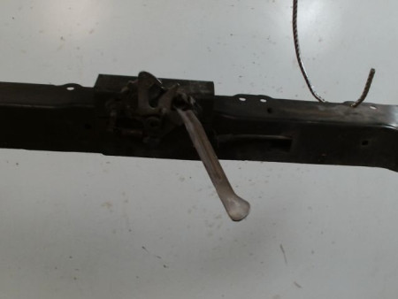 TRAVERSE SUPERIEURE ARMATURE AVANT CITROEN C4