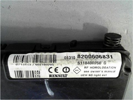 BOITIER GESTION HABITACLE RENAULT SCENIC II PH2 06-09