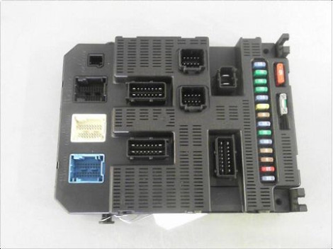 BOITIER GESTION HABITACLE CITROEN C4 04-08