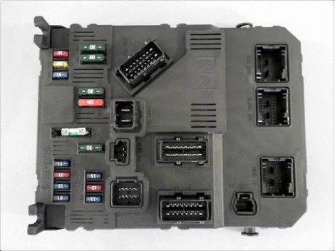 BOITIER GESTION HABITACLE PEUGEOT 206 98-09
