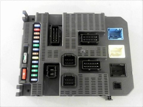 BOITIER GESTION HABITACLE PEUGEOT 308 07-11