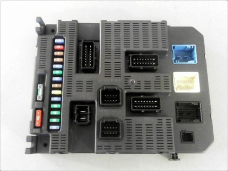 BOITIER GESTION HABITACLE PEUGEOT 308 07-11