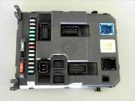 BOITIER GESTION HABITACLE PEUGEOT 207 5P