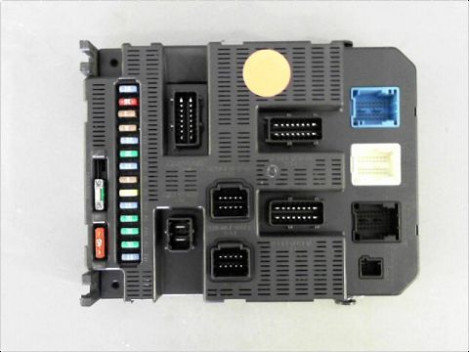 BOITIER GESTION HABITACLE PEUGEOT 308 SW 08-11