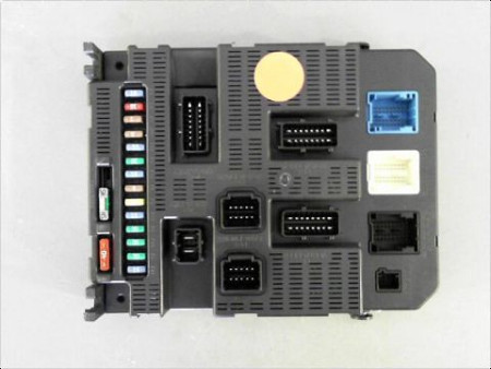 BOITIER GESTION HABITACLE PEUGEOT 308 SW 08-11
