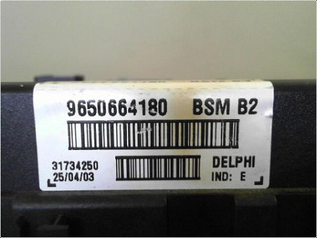 BOITE A FUSIBLES PEUGEOT 206 98-09
