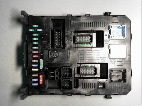 BOITIER GESTION HABITACLE PEUGEOT 307 2005-2007