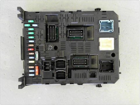 BOITIER GESTION HABITACLE PEUGEOT 308 SW 08-11