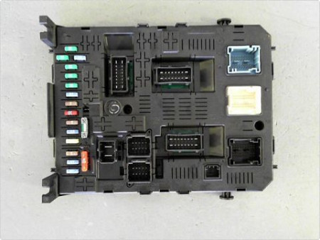 BOITIER GESTION HABITACLE PEUGEOT 308 SW 08-11