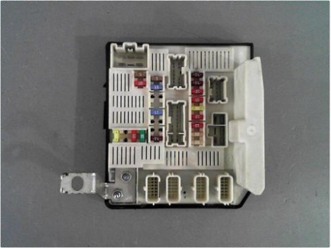 BOITE A FUSIBLES RENAULT MEGANE II PH2 06-09