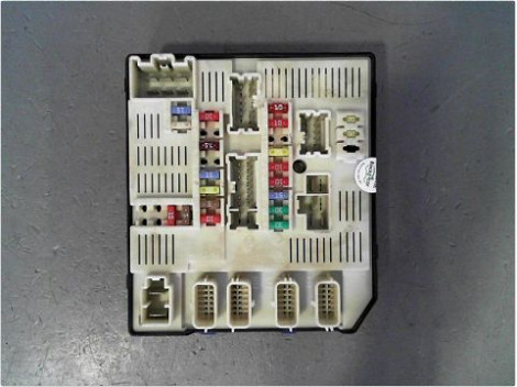 BOITE A FUSIBLES RENAULT LAGUNA III 07-10