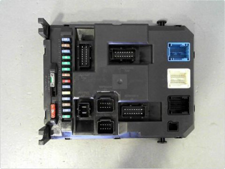 BOITIER GESTION HABITACLE PEUGEOT 207 5P