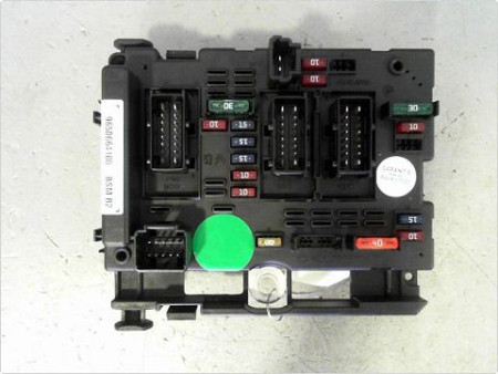 BOITE A FUSIBLES PEUGEOT 307 SW 02-05