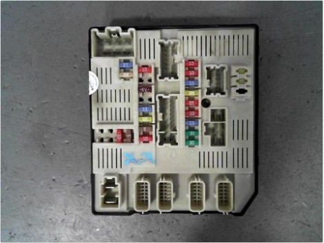 BOITE A FUSIBLES RENAULT LAGUNA III 07-10