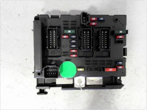 BOITE A FUSIBLES PEUGEOT 307 2001-2005