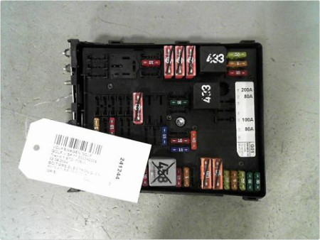 BOITE A FUSIBLES VOLKSWAGEN GOLF V 2003-2009