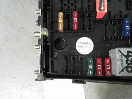 BOITE A FUSIBLES VOLKSWAGEN GOLF V 2003-2009