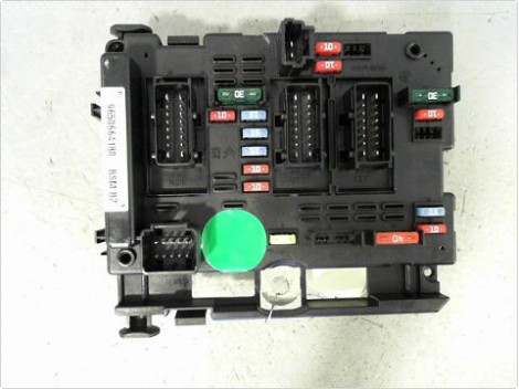 BOITE A FUSIBLES PEUGEOT 307 2001-2005