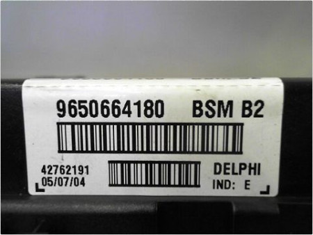 BOITE A FUSIBLES PEUGEOT 307 2001-2005