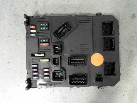 BOITIER GESTION HABITACLE PEUGEOT 1007 05-10