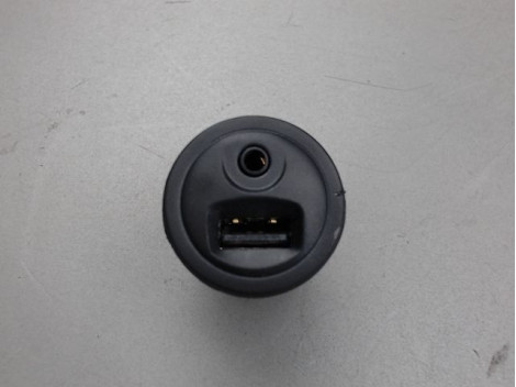 PORT USB/AUX PEUGEOT 208