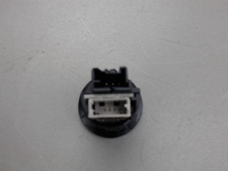 PORT USB/AUX PEUGEOT 208
