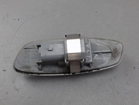 REPETITEUR RETROVISEUR DROIT PEUGEOT 207