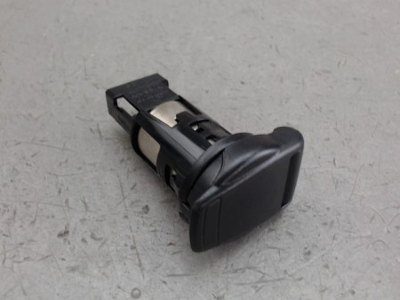 PRISE 12V AR RENAULT MEGANE