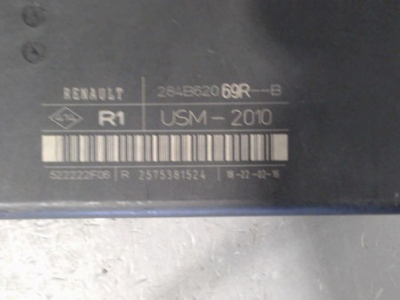BOITE A FUSIBLES RENAULT MEGANE