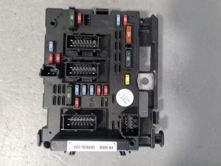 BOITE A FUSIBLES PEUGEOT 206