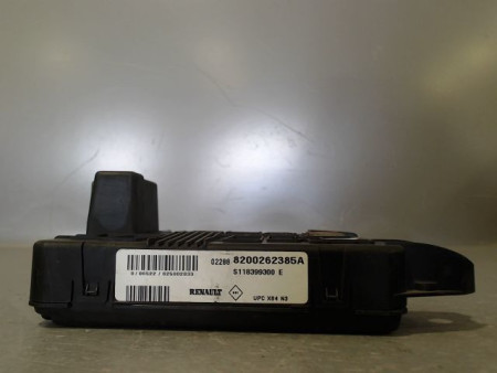 BOITE A FUSIBLES RENAULT MEGANE