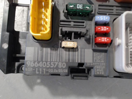 BOITE A FUSIBLES PEUGEOT 207