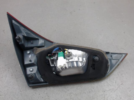 FEU ARRIERE INTERIEUR DROIT TOYOTA AURIS