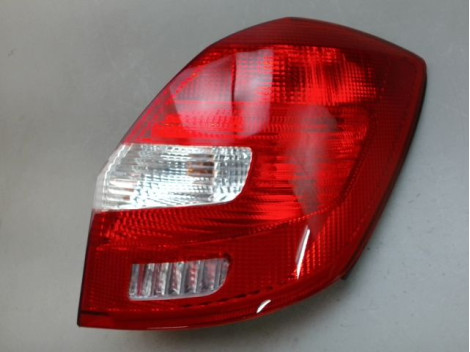 FEU ARRIERE DROIT SKODA FABIA