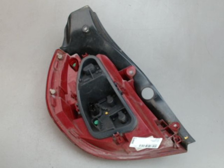 FEU ARRIERE DROIT RENAULT CLIO