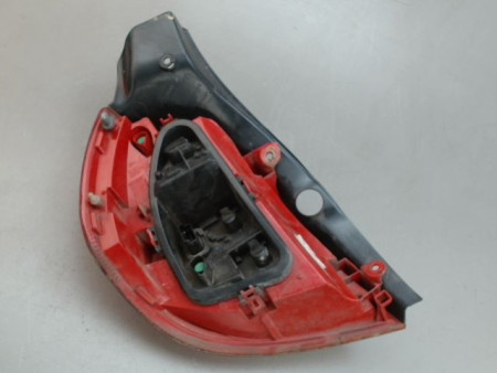 FEU ARRIERE DROIT RENAULT CLIO