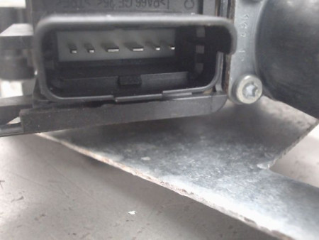 MECANISME LEVE-GLACE AVANT GAUCHE PEUGEOT 208
