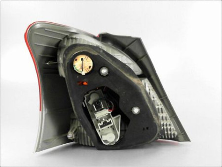 FEU ARRIERE DROIT TOYOTA YARIS 2003-2005