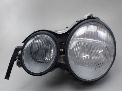 PHARE DROIT MERCEDES E220