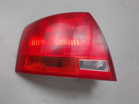 FEU ARRIERE GAUCHE  AUDI A4