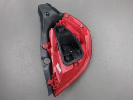 FEU ARRIERE GAUCHE  RENAULT CLIO