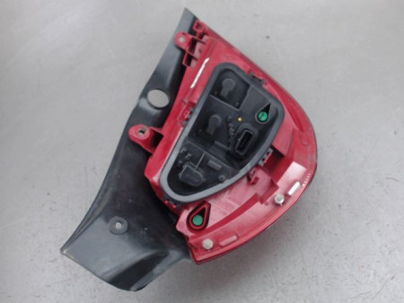 FEU ARRIERE DROIT RENAULT CLIO