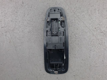 COMMANDE LEVE-GLACE PORTE AVG PEUGEOT 2008