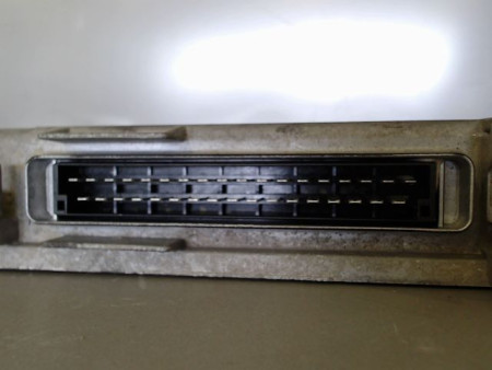 CALCULATEUR MOTEUR RENAULT CLIO