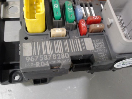 BOITE A FUSIBLES CITROEN C4