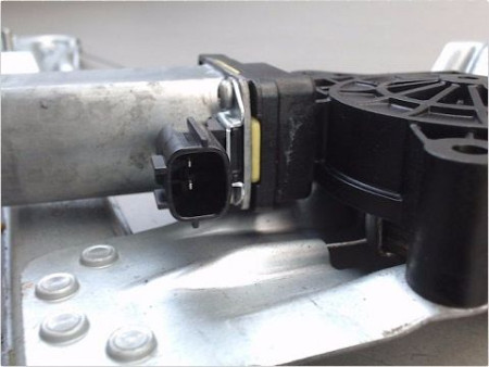 MECANISME LEVE-GLACE AVANT GAUCHE DACIA SANDERO