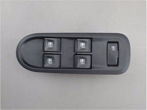 COMMANDE LEVE-GLACE PORTE AVG DACIA DUSTER