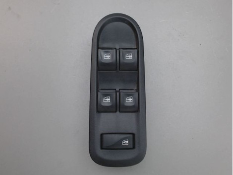 COMMANDE LEVE-GLACE PORTE AVG DACIA DUSTER